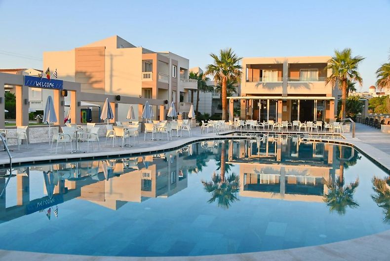 CASTRO BEACH HOTEL, MALEME (CRETE)